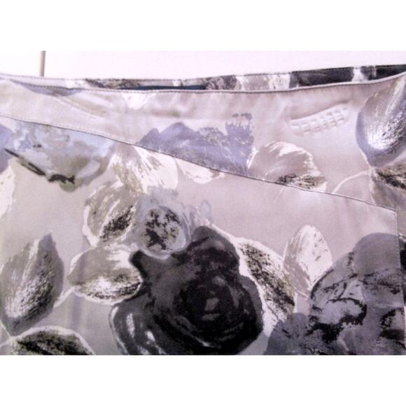 PIAZZA SEMPIONE Italy DESIGNER Silk Skirt Black Gray Roses Midi 42 6 Whimsigoth - Picture 11 of 12